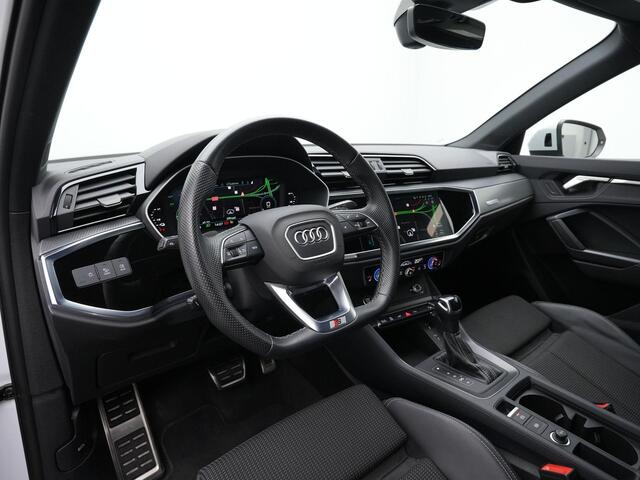 Audi Q3 45 TFSI e 245 pk S-Line | Achteruitrijcamera | Stoelverwarming | Navigatie | Keyless Entry