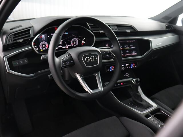 Audi Q3 Sportback 35 TFSI S Edition Competition S-Line (Elek. Trekhaak / Pano / ACC / Navi / Carplay)