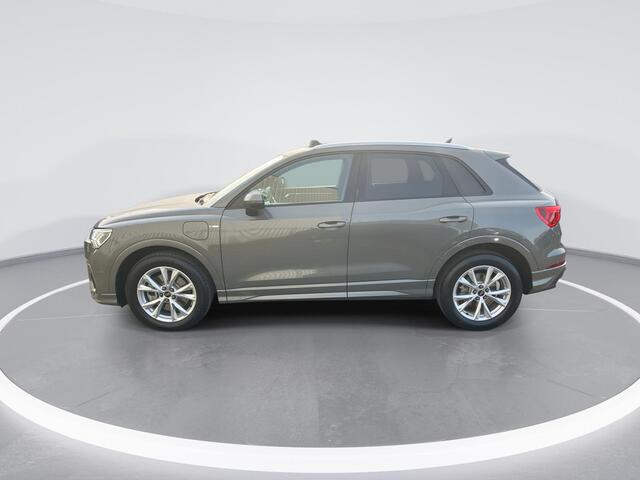 Audi Q3 45 TFSIe 180kW/245PK S Line · Panoramadak · Camera · Apple/Android Car Play · Drive select · Leder/stof