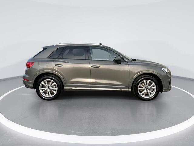 Audi Q3 45 TFSIe 180kW/245PK S Line · Panoramadak · Camera · Apple/Android Car Play · Drive select · Leder/stof