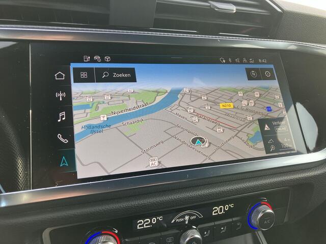 Audi Q3 45 TFSIe 180kW/245PK S Line · Panoramadak · Camera · Apple/Android Car Play · Drive select · Leder/stof