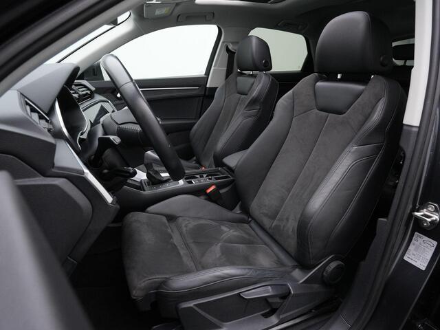 Audi Q3 Sportback 35 TFSI 150 pk S-tronic S-Line | Panoramadak | Trekhaak | Leder/alcantara | Achteruitrijcamera | Stoelverwarming | Adaptive Cruise