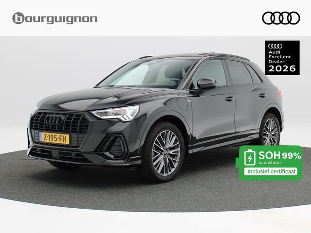 Audi Q3 45 TFSi e 245 Pk Automaat S-Line | Trekhaak | Panorama dak | Stoelverwarming | Adaptive Cruise | Stoelverwarming | Camera | CarPlay | 19 Inch Navigatie | 54.289 Km !!