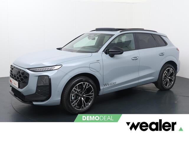 Audi Q3 1.5 200kW e-hybrid S edition Panoramadak | Optiekpakket zwart | Keyless Entry | Dode hoek assistent | Parkeersensoren voor, achter, achteruit rij camera | Stoelverwarming