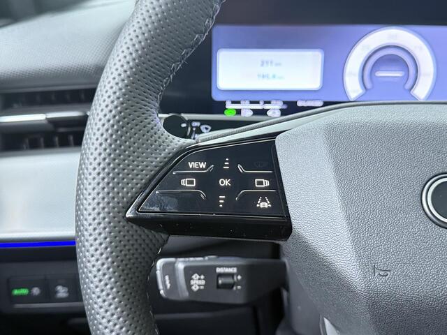 Audi Q3 1.5 200kW e-hybrid S edition Panoramadak | Optiekpakket zwart | Keyless Entry | Dode hoek assistent | Parkeersensoren voor, achter, achteruit rij camera | Stoelverwarming