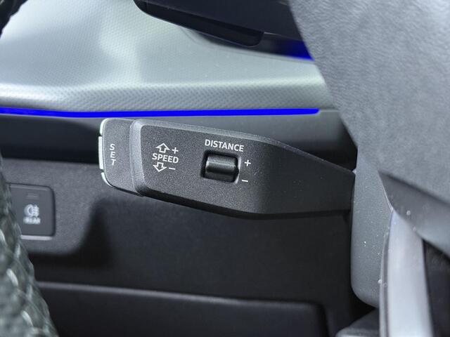 Audi Q3 1.5 200kW e-hybrid S edition Panoramadak | Optiekpakket zwart | Keyless Entry | Dode hoek assistent | Parkeersensoren voor, achter, achteruit rij camera | Stoelverwarming