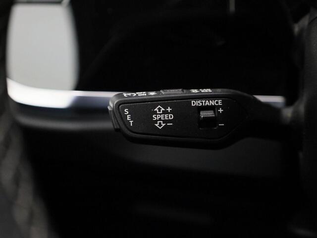 Audi Q3 45 TFSIe 245pk S-Tronic Business · SOH 91,1% · Camera · Trekhaak · Apple/Android Car Play · Stoelverwarming · Sfeerverlichting ·