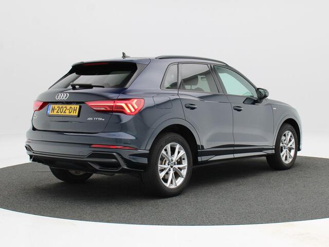 Audi Q3 45 TFSi e S-Line 245 Pk | Stoelverwarming | Adaptive Cruise | Camera | CarPlay | Climatronic | Matrix LED | 18 Inch | 69.509 Km !!