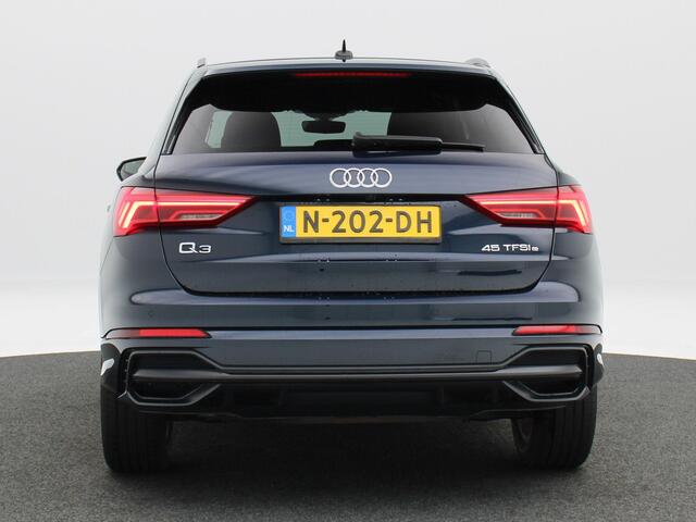 Audi Q3 45 TFSi e S-Line 245 Pk | Stoelverwarming | Adaptive Cruise | Camera | CarPlay | Climatronic | Matrix LED | 18 Inch | 69.509 Km !!