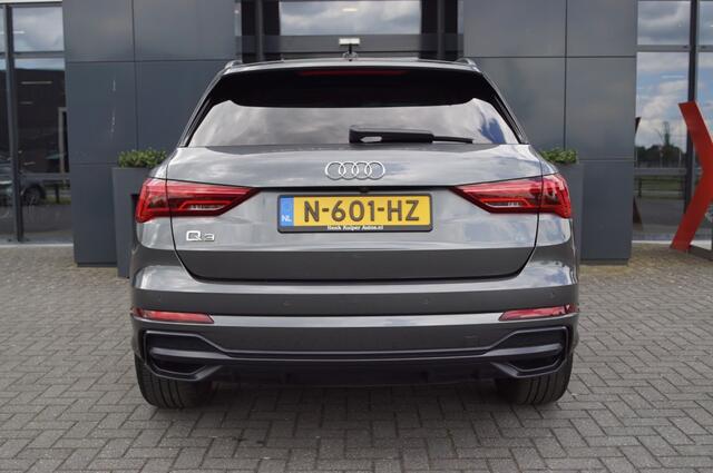 Audi Q3 35 TFSI S Line / Panodak / Trekhaak wegklb./ Navi / Camera / 19 Inch LM / Key-less