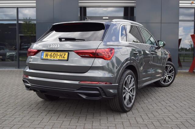 Audi Q3 35 TFSI S Line / Panodak / Trekhaak wegklb./ Navi / Camera / 19 Inch LM / Key-less