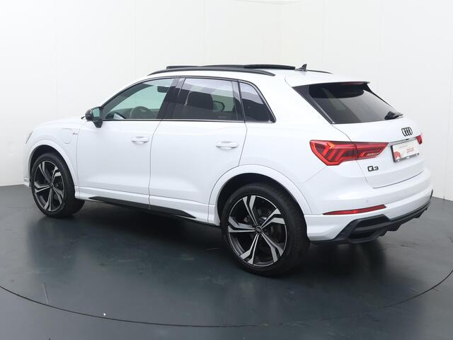 Audi Q3 45 TFSI e S edition | 245 PK | SoH 92% | Trekhaak | Panoramadak | Matrix LED koplampen | S line | Dodehoek detectie |