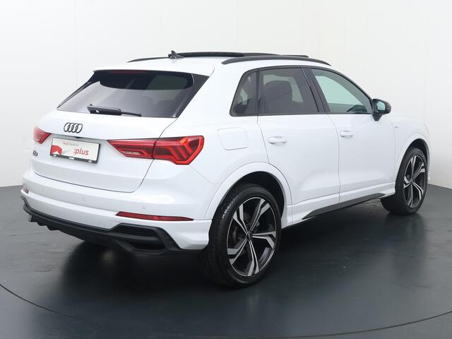 Audi Q3 45 TFSI e S edition | 245 PK | SoH 92% | Trekhaak | Panoramadak | Matrix LED koplampen | S line | Dodehoek detectie |