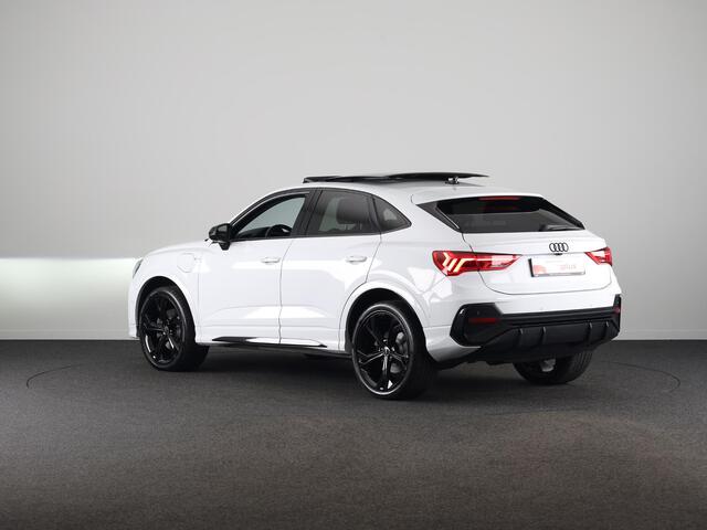 Audi Q3 Sportback 45 TFSI e S Edition 245 pk S-tronic | Navigatie | Panoramadak | Trekhaak (wegklapbaar) | Parkeersensoren (Park assist) | Achteruitrijcamera | Stoelverwarming | S-Line |