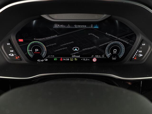 Audi Q3 Sportback 45 TFSI e S Edition 245 pk S-tronic | Navigatie | Panoramadak | Trekhaak (wegklapbaar) | Parkeersensoren (Park assist) | Achteruitrijcamera | Stoelverwarming | S-Line |