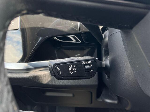 Audi Q3 45 TFSIe 180kW/245PK S Line · Panoramadak · Drive select · Camera + Parkeersensoren