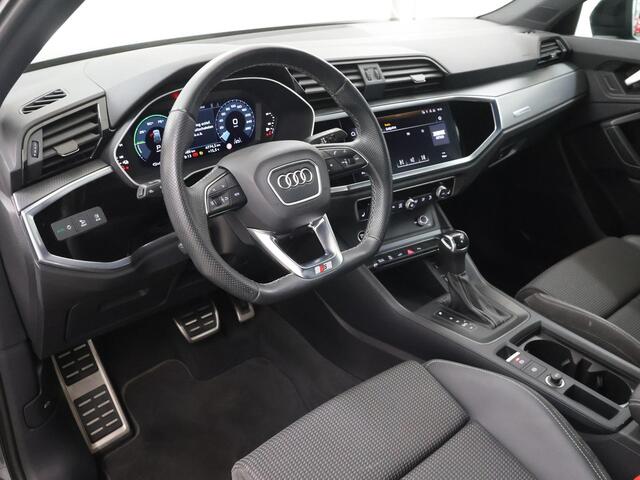 Audi Q3 Sportback 45 TFSI e S-Line | Trekhaak | Sportstoelen | Parkeercamera | Navigatie | Stoelverwarming | Elektr. Achterklep |