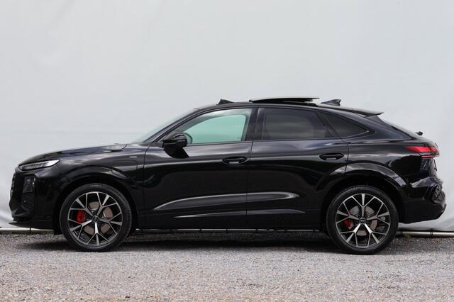 Audi Q3 1.5 e-Hybrid S Edition - 272 pk **Pano / Trekhaak / HuD / Sonos / Direct leverbaar