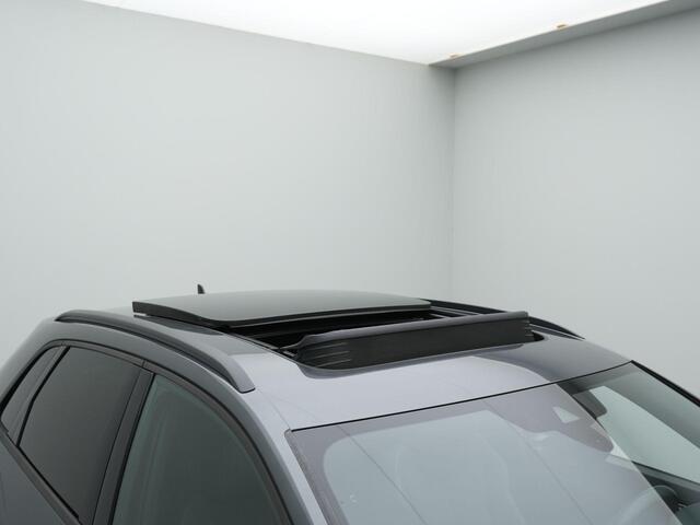 Audi Q3 45 TFSI e 245 pk S-Line | Panoramadak | Leder/alcantara | Elektrische stoelen | Achteruitrijcamera | Elektrische achterklep | Stoelverwarming