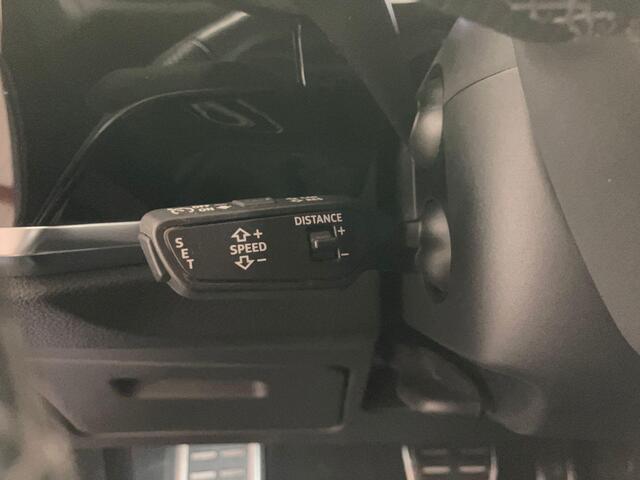 Audi Q3 45 TFSIe 180kW/245PK S Line · Trekhaak · Camera + Parkeersensoren · Apple/Android Car Play · Dodehoeksensor · Garantie t/m 22-11-2027 of 80000km