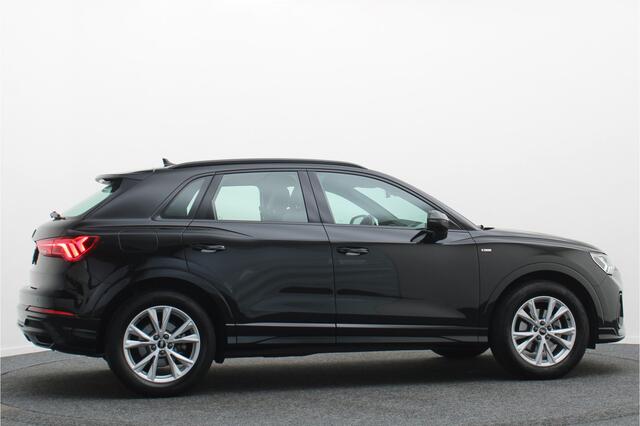 Audi Q3 35 TFSI S edition Eerste Eigenaar, Leder/Stof, Camera, Cruise, Apple Carplay, LED, 18''