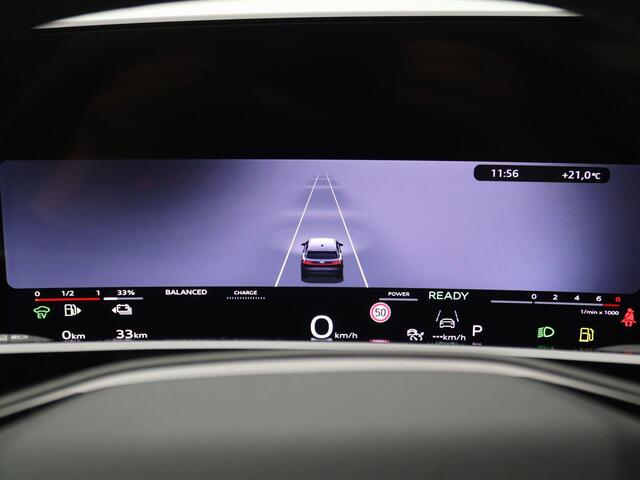 Audi Q3 1.5 200kW e-hybrid S edition 272PK S-Tronic Panoramadak, Trekhaak, Achteruitrijcamera, Stoel-Stuurverwarming, 20" LM Velgen, LED Plus, Elektr. Achterklep