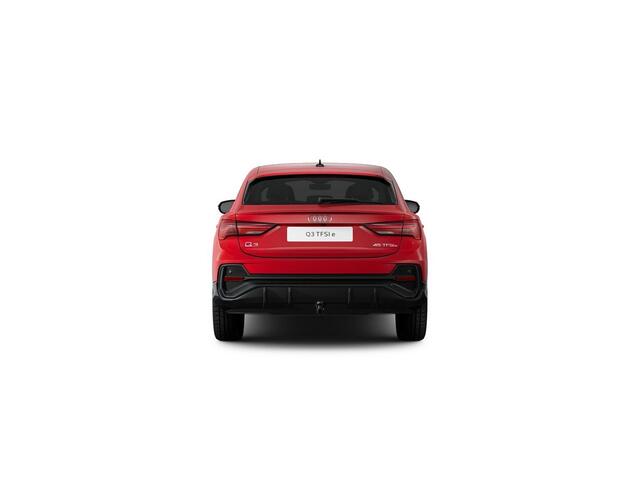 Audi Q3 Sportback 45 TFSI e Business Edition | 245 PK | Trekhaak | Panoramadak | 360 graden camera | Matrix LED | Navigatiesysteem |