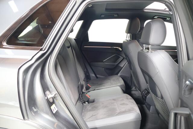 Audi Q3 40 TFSI quattro 3X S-Line | Pano | Sfeer | Camera | Virtual | Dealer oh |