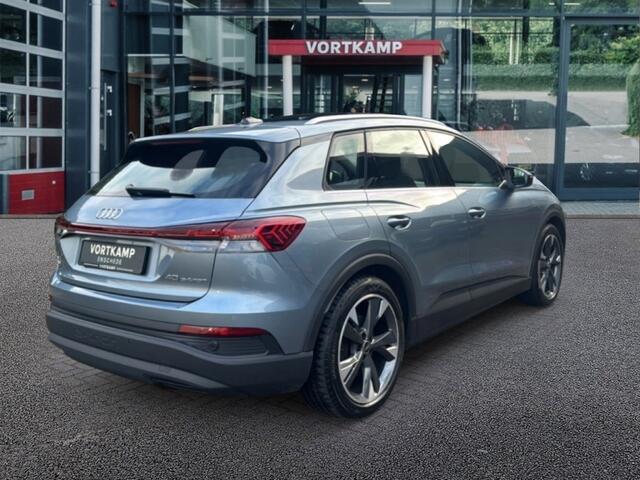 Audi Q4 40 E-TRON SOH 97,97% TREKHAAK/PANODAK/STOELVERW/PDC/NAVI/CARPLAY