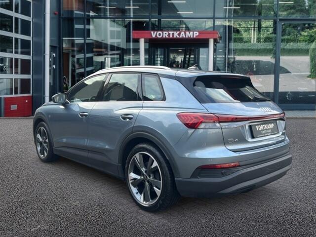 Audi Q4 40 E-TRON SOH 97,97% TREKHAAK/PANODAK/STOELVERW/PDC/NAVI/CARPLAY