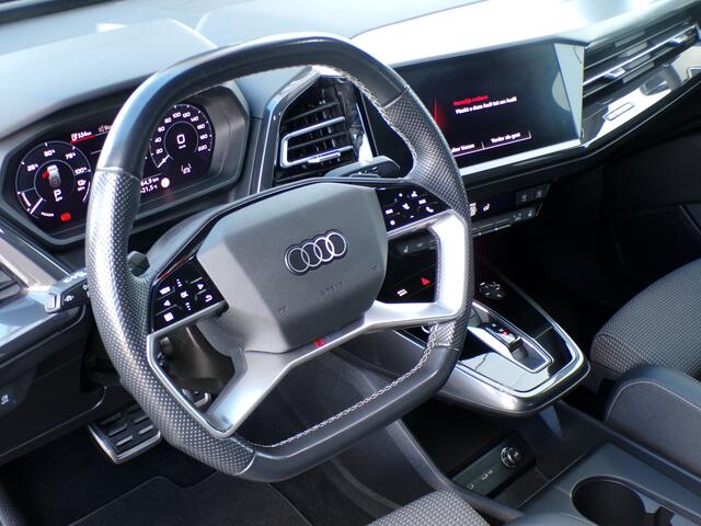 Audi Q4 Sportback E-Tron 40 S-line Competition 77 kWh, SOH 96% / Warmtepomp / Elektr. trekhaak / Matix LED / Camera / Carplay + Android Auto / 20' LMV