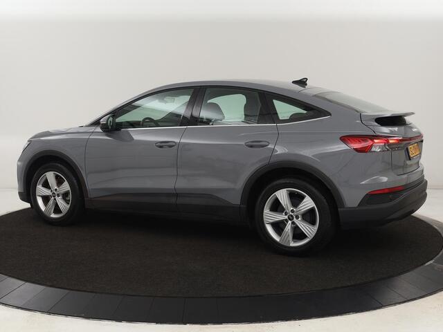 Audi Q4 Sportback e-tron 35 Edition 55 kWh | Camera | Carplay | DAB | Full LED | Parkeerhulp | Climate control | Cruise control | 19'' lichtmetalen velgen