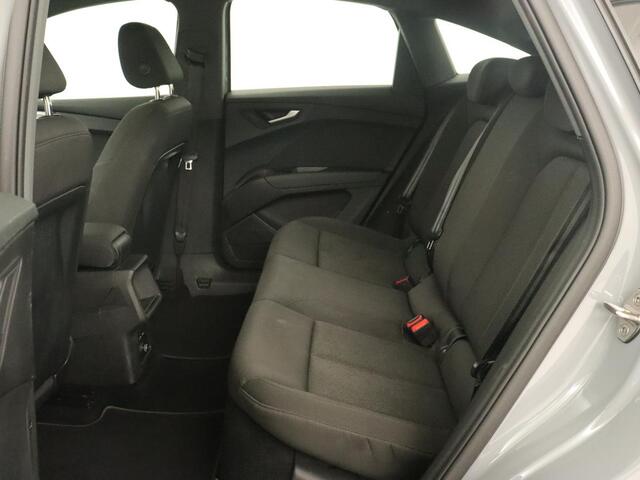 Audi Q4 Sportback e-tron 35 Edition 55 kWh | Camera | Carplay | DAB | Full LED | Parkeerhulp | Climate control | Cruise control | 19'' lichtmetalen velgen