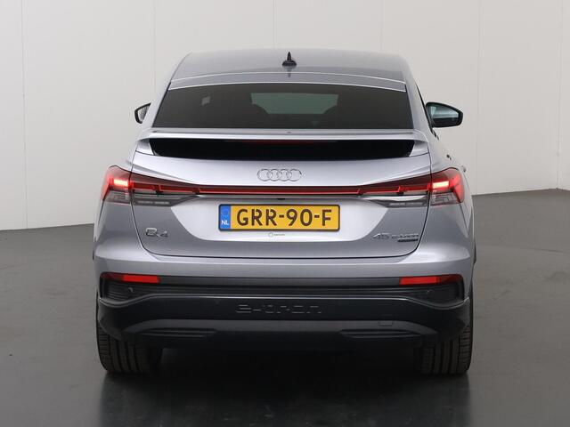 Audi Q4 Sportback e-tron 45 quattro Advanced edition 82 kWh | SOH 100% | Audi E-Care tot 11-2029 | Adaptieve Cruise Control | Camera | Sportstoelen | Stoelverwarming | Matrix LED | Comfort Pakket | Smartphone Pakket |