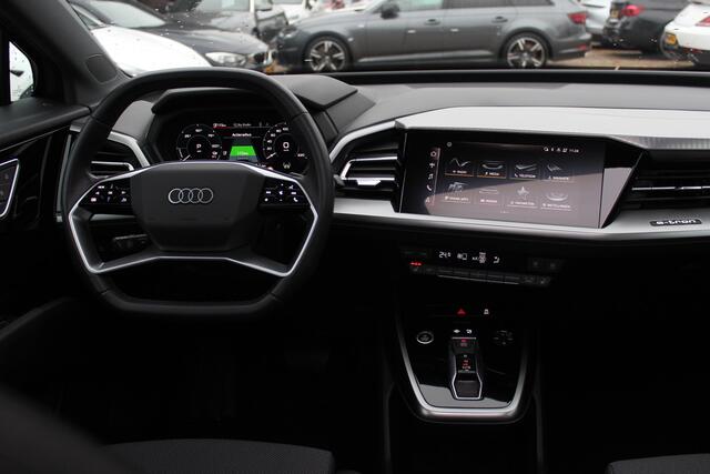 Audi Q4 Sportback e-tron 40 Advanced edition 77 kWh / Warmtepomp / CarPlay / Matrix LED / Sportstoelen / 19'' / Virtual Cockpit / Parkeerhulp V+A / Intr.voorverwarming / Stoelverwarming / DAB / Cruise Control