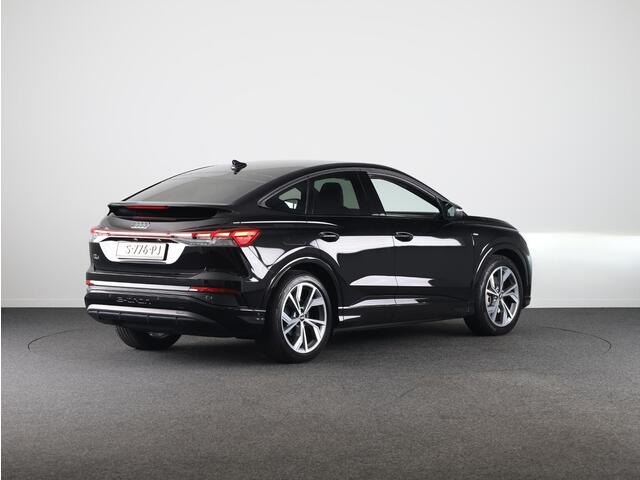 Audi Q4 Sportback e-tron 40 S edition 77 kWh 204pk | SoH 98% | Navigatie | Stoelverwarming | Dynamic pakket | 20 inch lichtmetalen velgen | Optiek pakket zwart