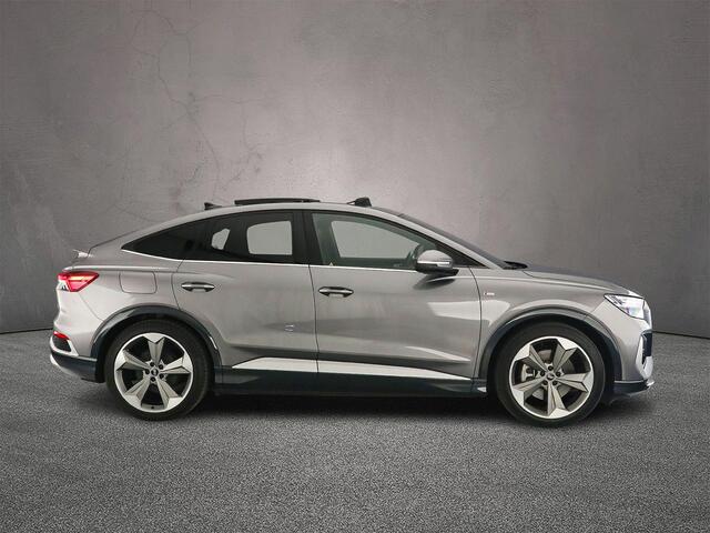 Audi Q4 Sportback e-tron 50 quattro S edition 77 kWh | Adaptive Cruise | Camera | Matrix | Warmtepomp | Panorama Dak | Head-up | Keyless | Veiligheids-pakket | Assistentie pakket | Navigati-pakket | Comfort plus-pakket | Interieur-pakket |