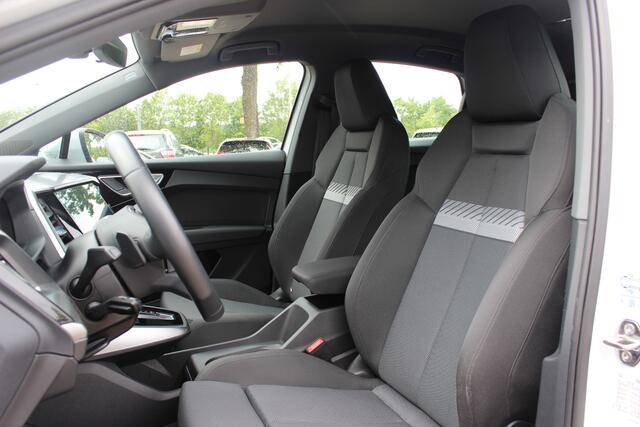 Audi Q4 Sportback e-tron 40 Launch edition Advanced 77 kWh / SoH 93,8% / CarPlay / Matrix LED / Sportstoelen / Sonos Audio / Virtual Cockpit / Parkeerhulp V+A / Intr.voorverwarming / Stoelverwarming / DAB / Cruise Control
