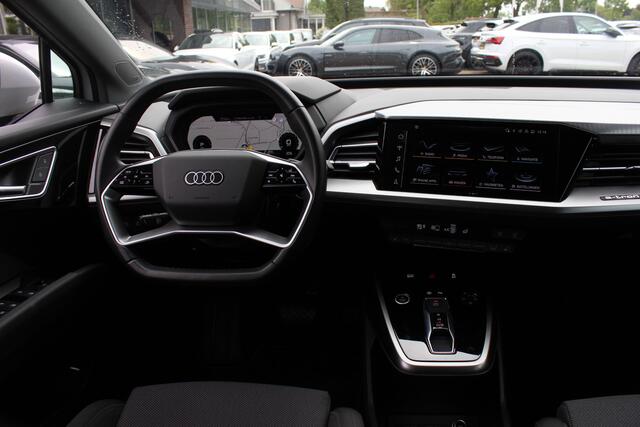 Audi Q4 Sportback e-tron 40 Launch edition Advanced 77 kWh / SoH 93,8% / CarPlay / Matrix LED / Sportstoelen / Sonos Audio / Virtual Cockpit / Parkeerhulp V+A / Intr.voorverwarming / Stoelverwarming / DAB / Cruise Control