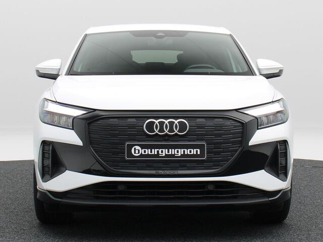 Audi Q4 Sportback e-tron 40 Advanced edition 77 kWh 204 Pk | Trekhaak | Stoelverwarming | Camera | Adaptive Cruise | CarPlay | Matrix LED | 19 Inch | 55.161 Km !!
