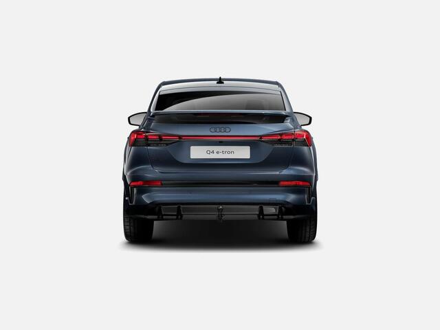 Audi Q4 Sportback e-tron S edition performance 286 PK · Trekhaak elek. wegklapbaar · Privacy glas · Lendensteunen