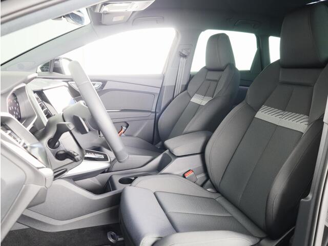 Audi Q4 e-tron 45 quattro Advanced edition 82 kWh 286pk | Navigatie | Adaptieve cruise controle | 20 inch Lichtmetalen velgen |