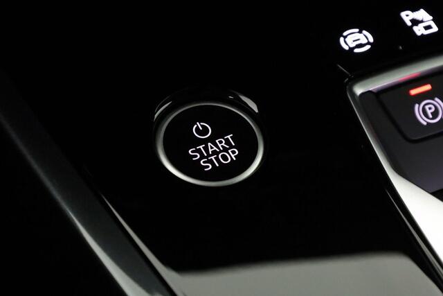 Audi Q4 e-tron S edition 45 82Kwh 210 kW / 286pk Quattro | Assistentiepakket plus | Privacy glas | Lichtpakket plus ambient light