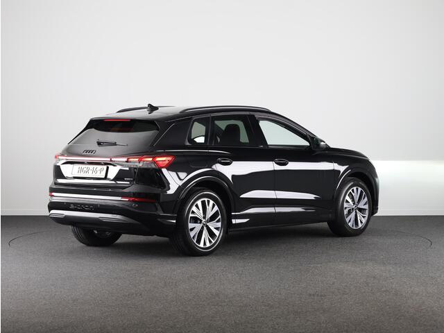 Audi Q4 e-tron 45 quattro Advanced edition 82 kWh 286pk | Adaptieve cruise controle | Parkeercamera achter | Optiekpakket zwart Plus