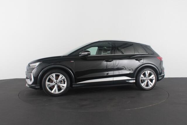 Audi Q4 e-tron 40 82 kWh S line > Camera/ Adaptief Cruise control/Stoelverwarming...