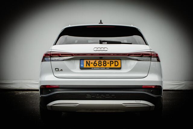 Audi Q4 e-tron 40 Launch edition Advanced 77 kWh Camera/ Navigatie/ Blindspot/ Carplay/ Stoelverwarming/ Marix led/ Dab/ Adapt. cruise