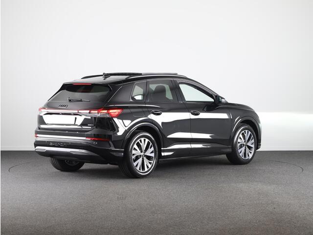 Audi Q4 e-tron 45 quattro Advanced edition 82 kWh 286pk | Panoramadak | Assistentiepakket | Comfortpakket | Optiekpakket zwart plus | Privacy glass