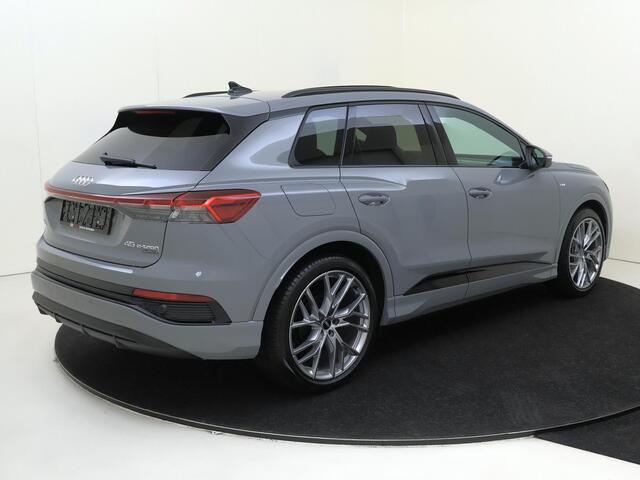Audi Q4 e-tron 45 quattro S Edition 82 kWh | Panoramadak | 21 inch LM velgen | Achteruitrijcamera | S-line interieur en exterieur