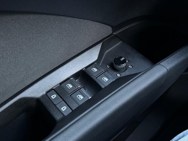 Audi Q4 e-tron 40 204 pk 77 kWh - stoelverwarming - incl. set org winterwielen