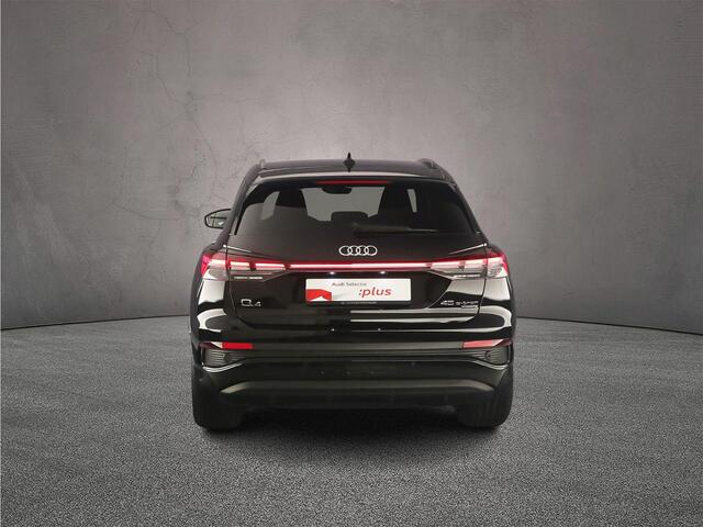 Audi Q4 e-tron 45 quattro S Edition 82 kWh | Camera | Matrix | ACC | Carplay | Audi sound | Parkeerhulp plus |